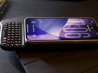 The iPhone 17e Users' Guide to Clicks Power Keyboard