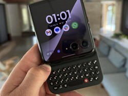 Getting Started with the Clicks Keyboard for Motorola Razr 2025
