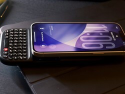 The iPhone 17e Users' Guide to Clicks Power Keyboard