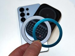 Samsung's Phones Don't Have Magnets But You Can Still Use Power Keys