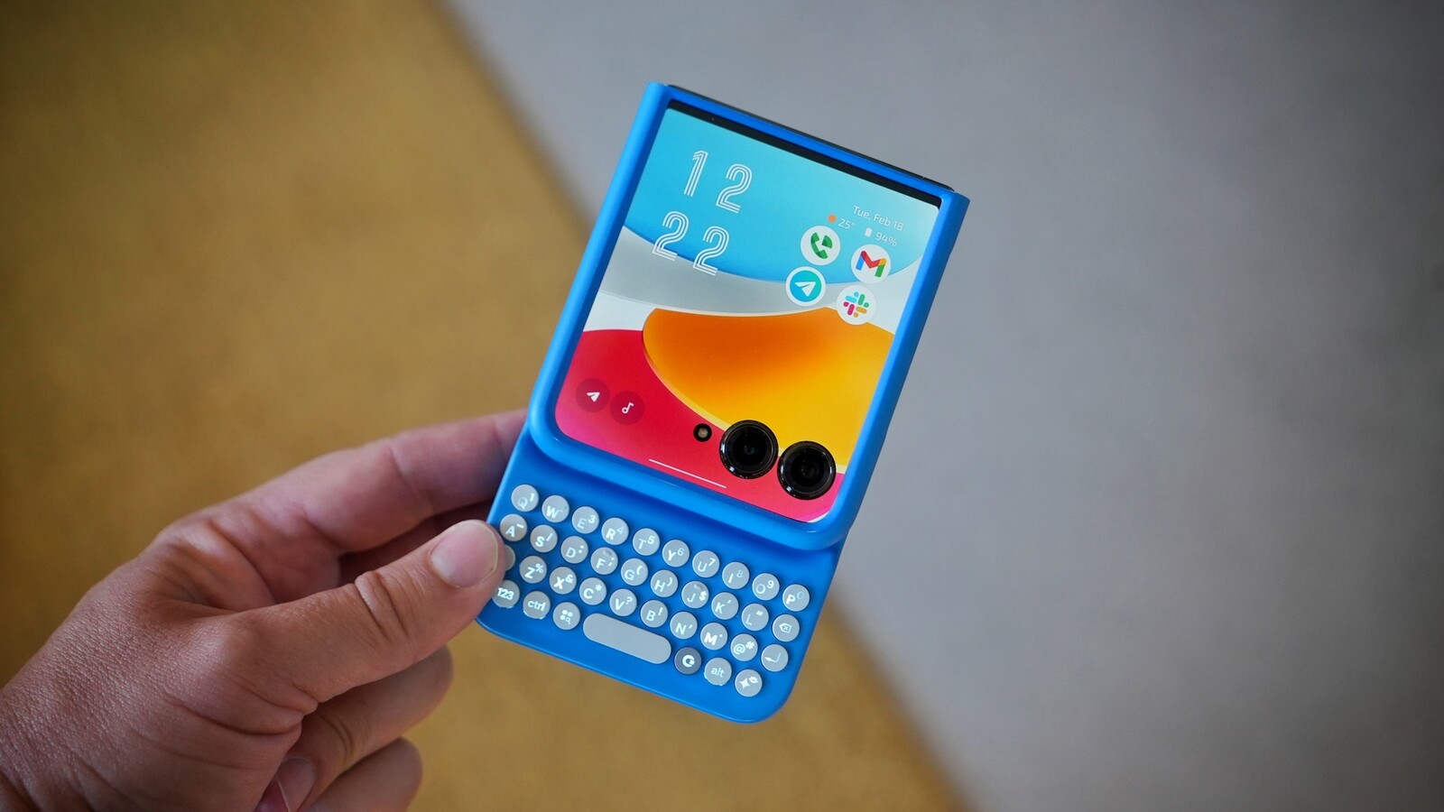 2. Clicks For Razr In Hand